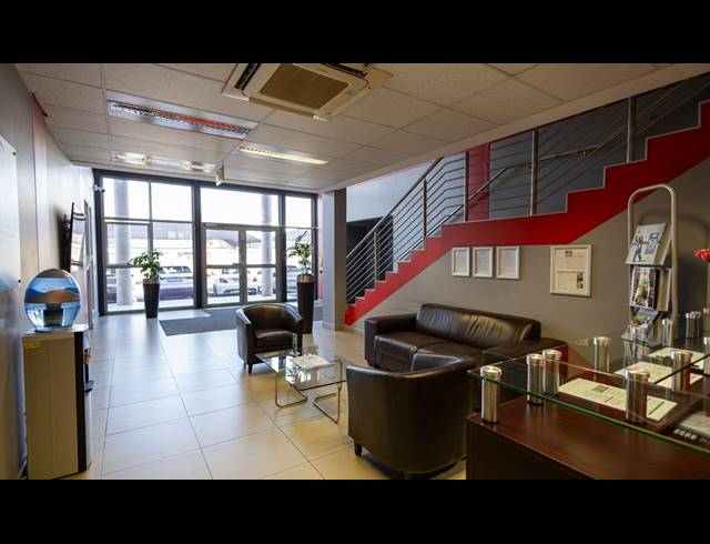2,002M² OFFICE TO LET IN WATERFALL